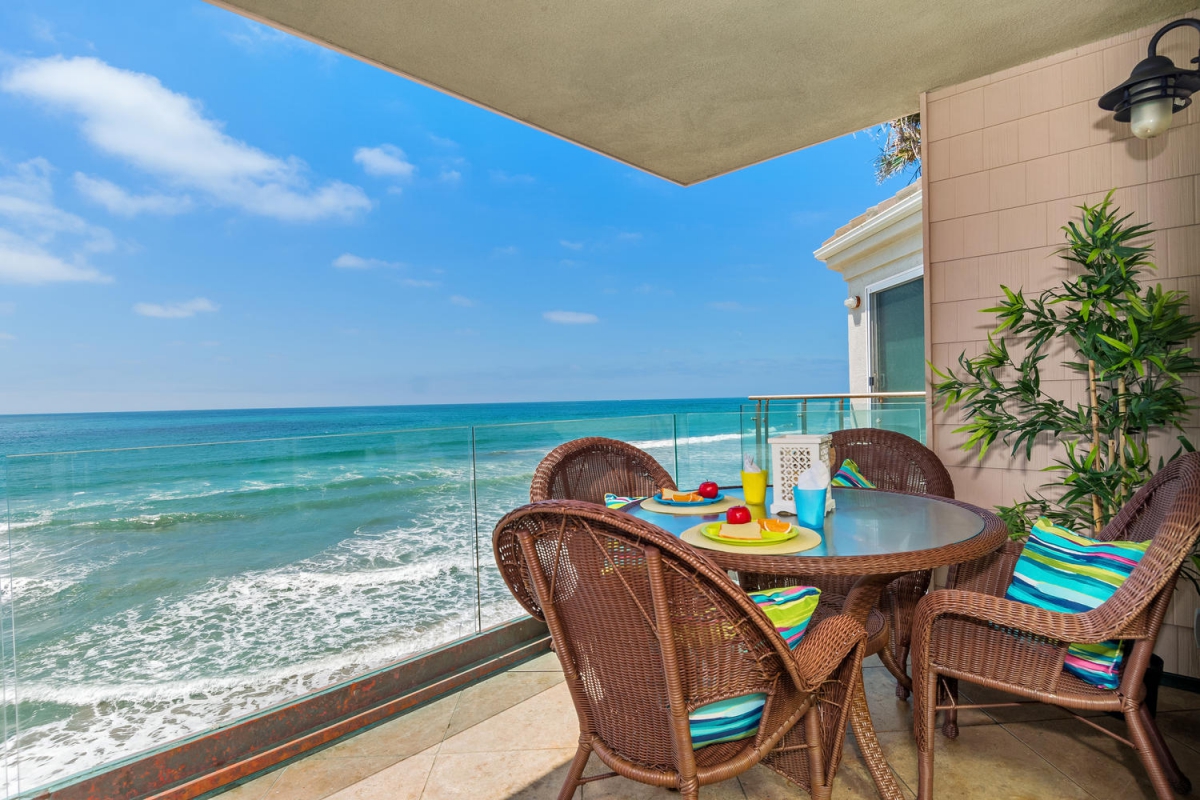 Why Should You Stay In A Beach Vacation Rental On Your Next Holiday?